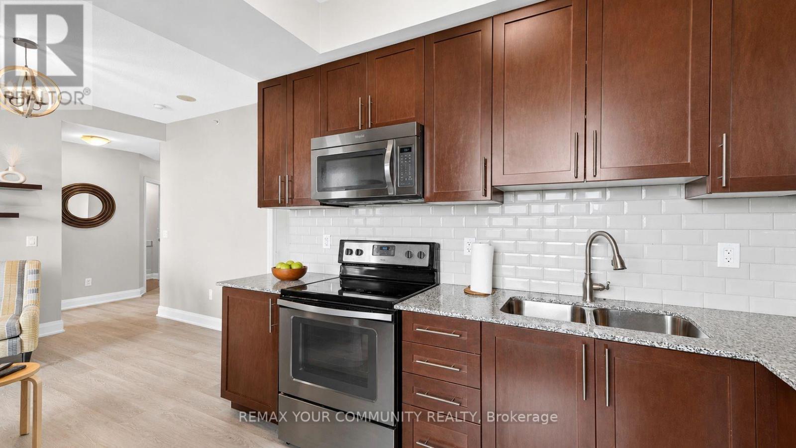 #610 55 YORKLAND BOULEVARD - 13