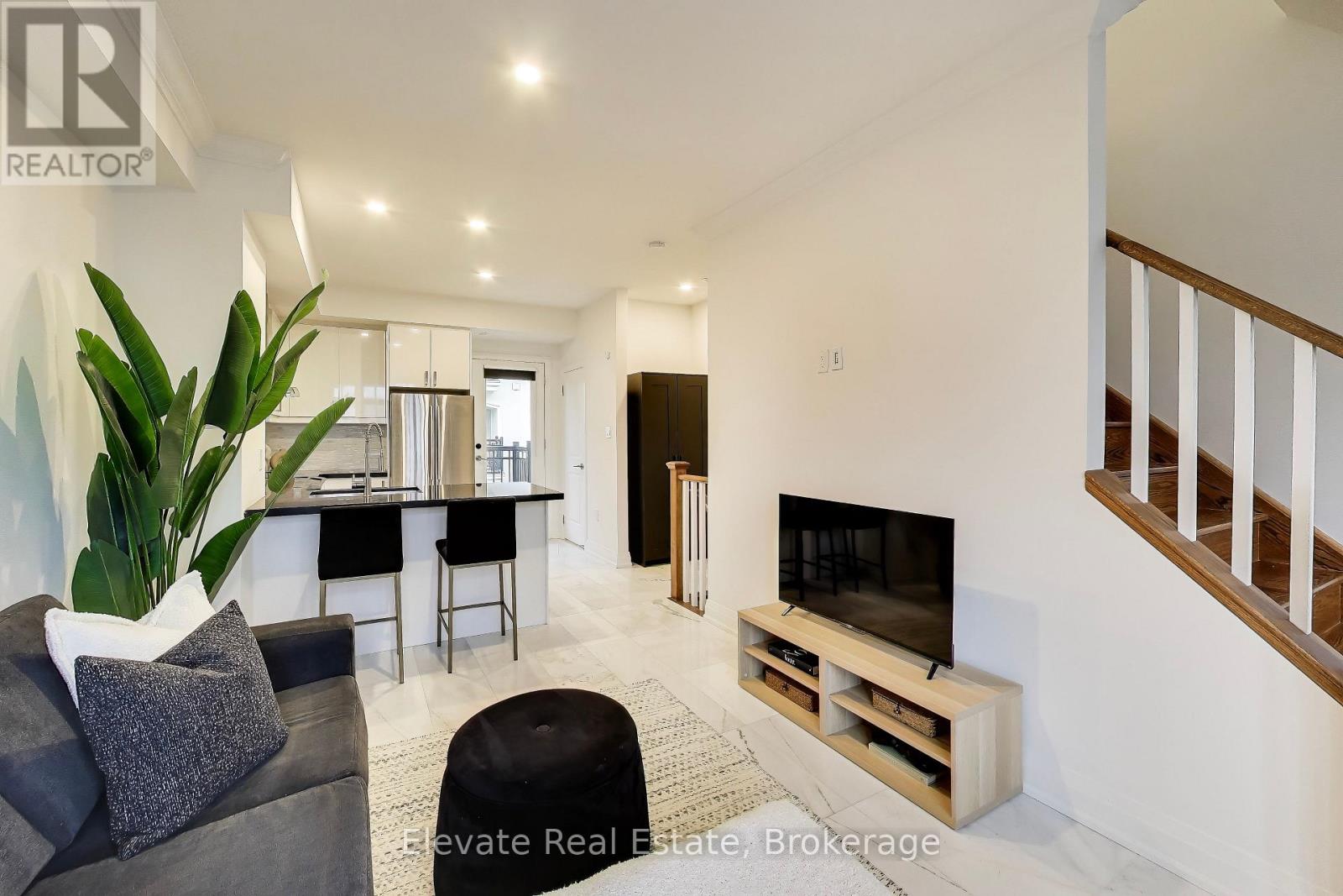 #24 3083 CAWTHRA ROAD - 6