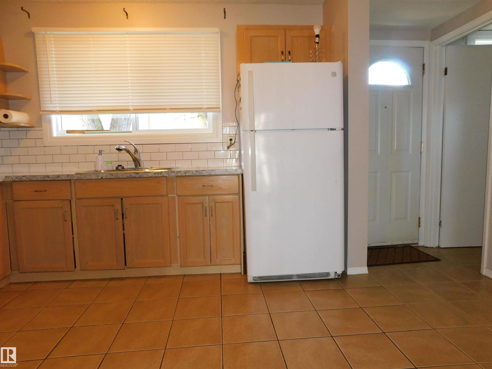 213 HABITAT CR NW - 3