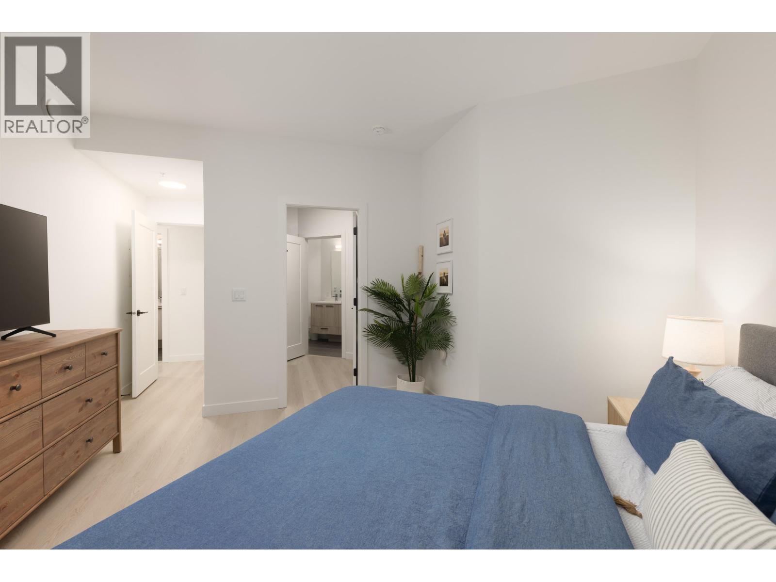 208 1100 CLARKE ROAD, Port Moody