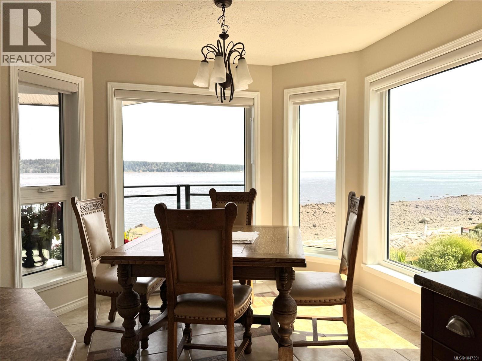 #210 87 Island Hwy S - 4