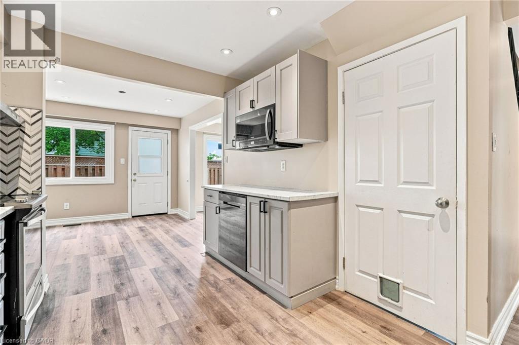 82 ST. ANDREWS Drive - 16