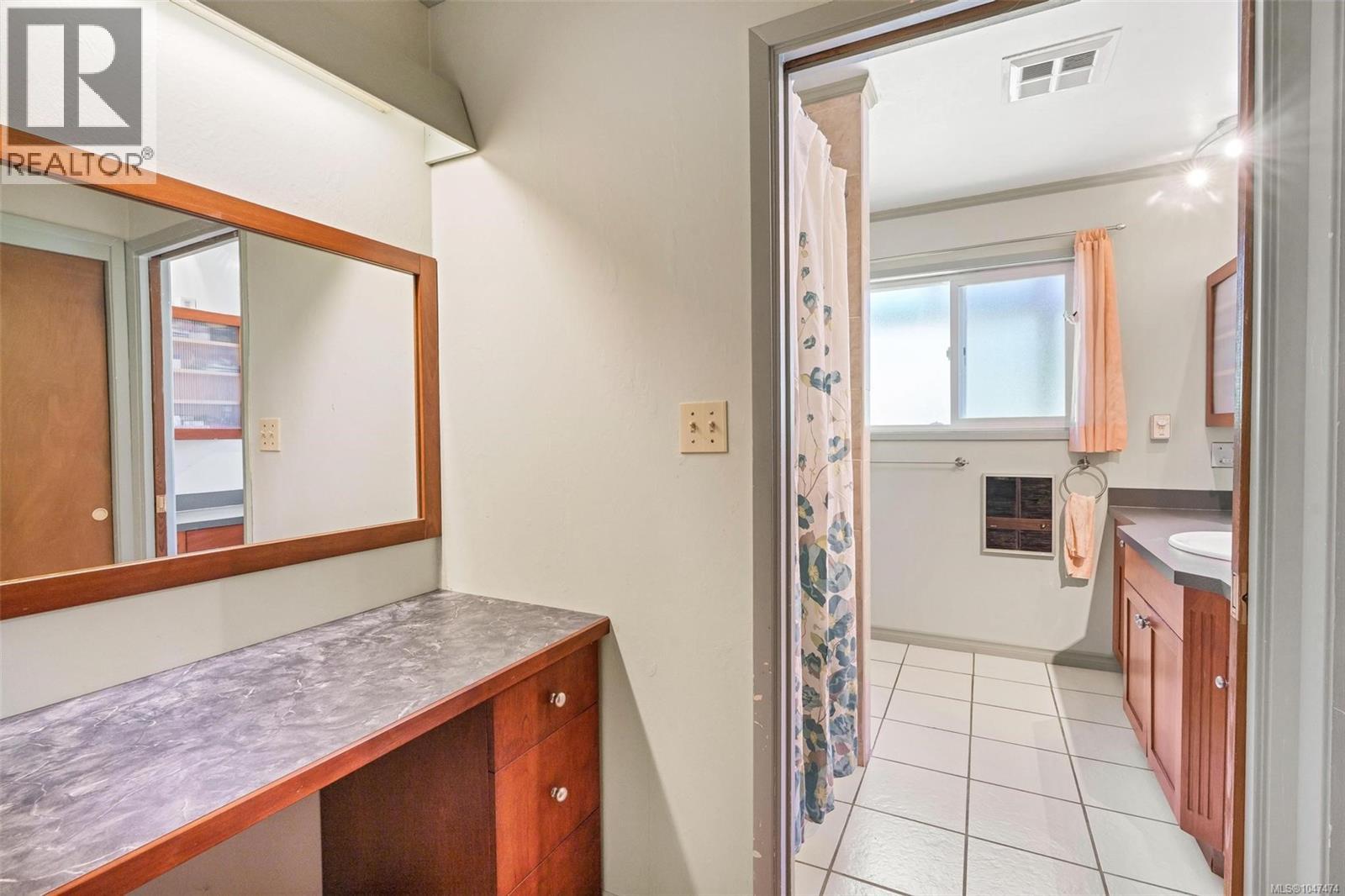 4426 Chartwell Dr - Image 16
