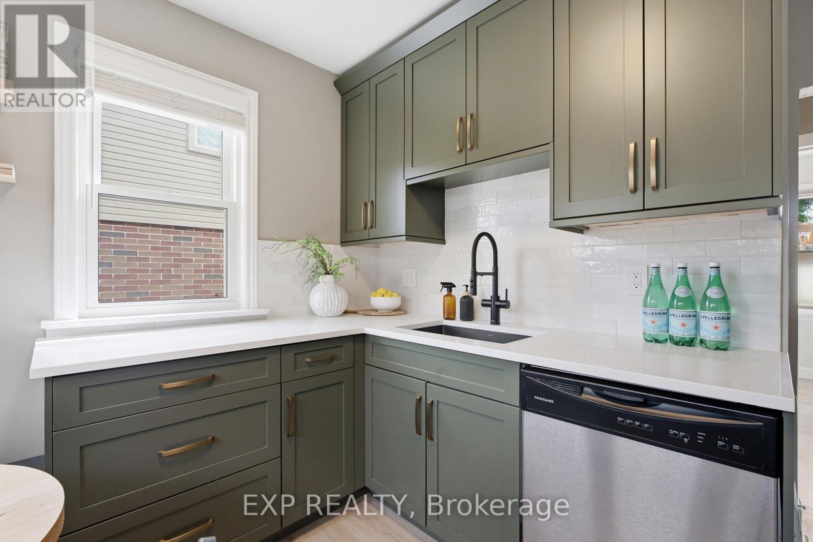 20 HILLVIEW STREET - Image 10