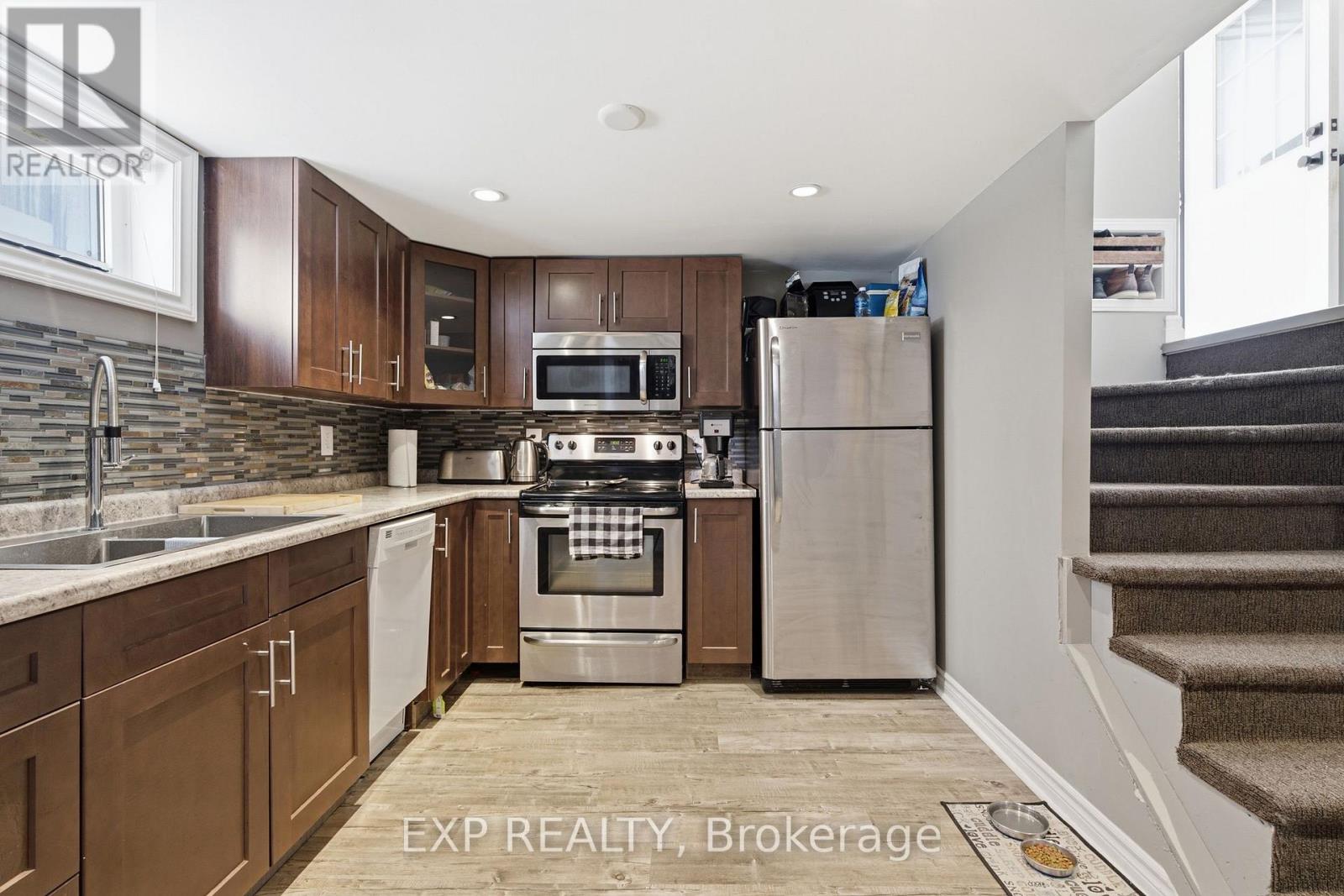 20 HILLVIEW STREET - Image 25