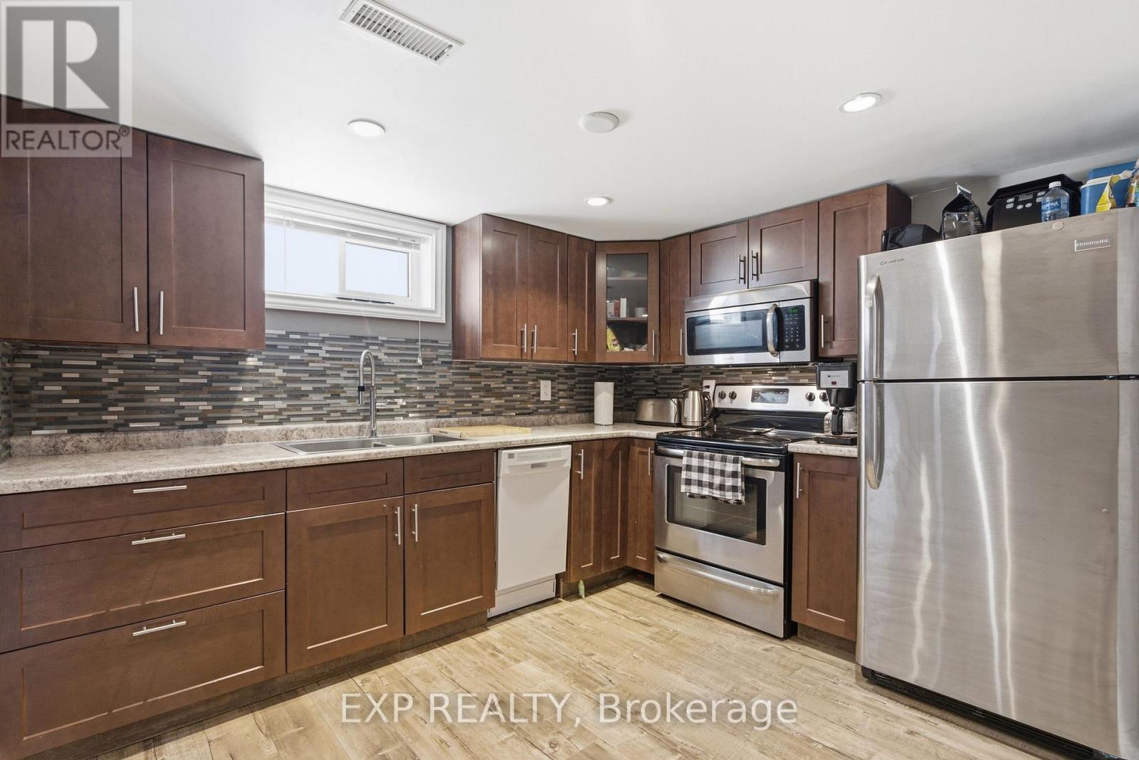 20 HILLVIEW STREET - Image 26
