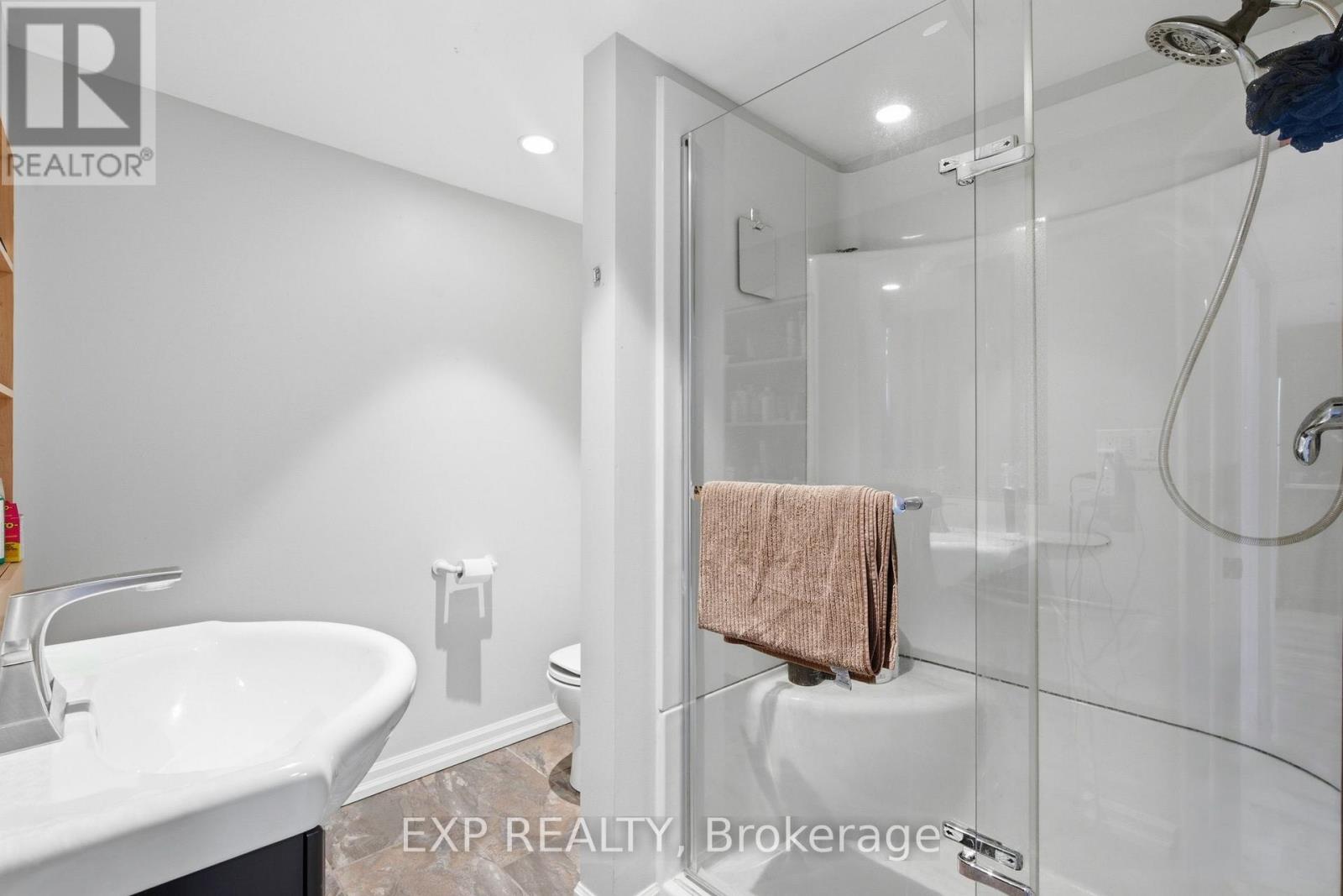 20 HILLVIEW STREET - Image 31