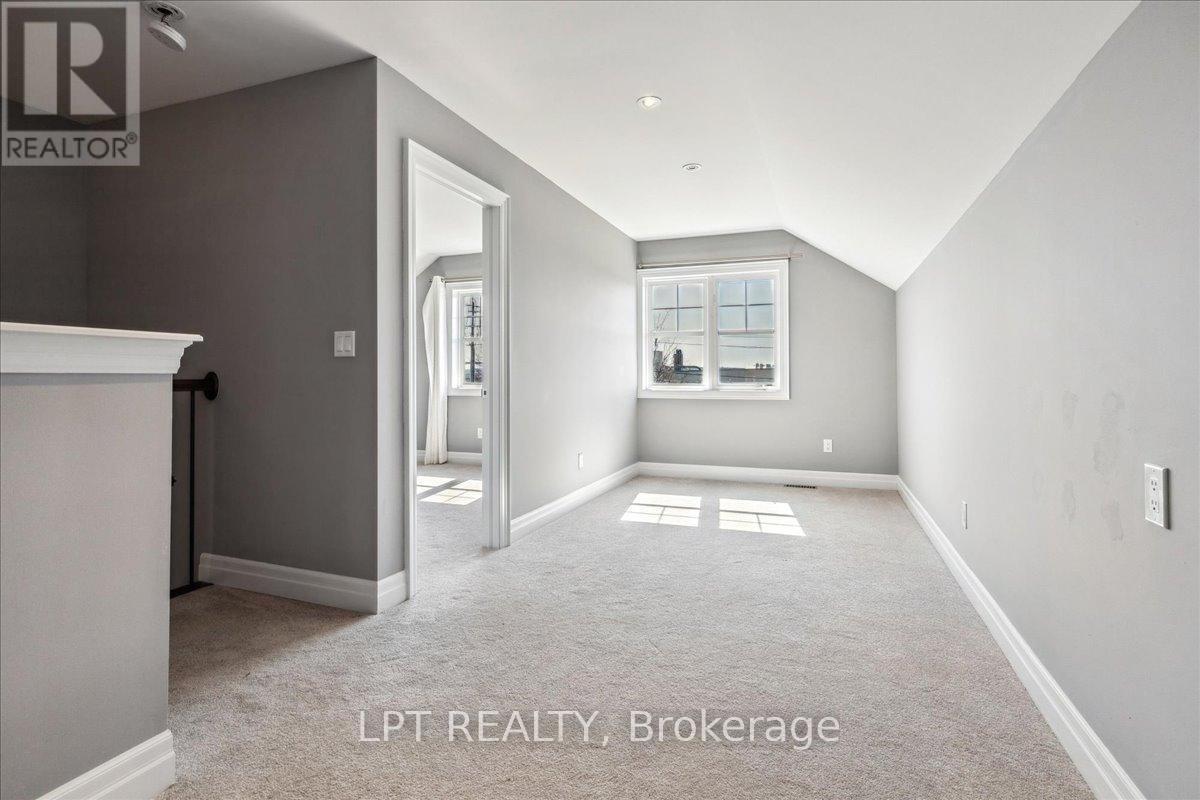 1 DORCHESTER BOULEVARD S - Image 21