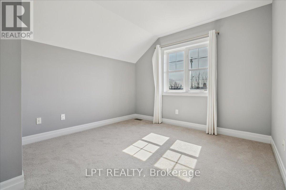 1 DORCHESTER BOULEVARD S - Image 23