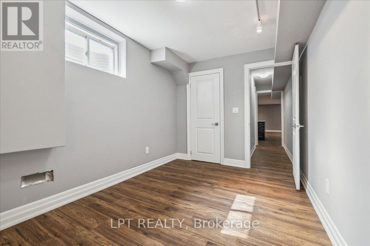 1 DORCHESTER BOULEVARD S - Image 30