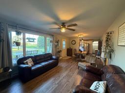 Recreation room - 221 Norquay Avenue, Killarney, MB R0K1G0 Photo 11