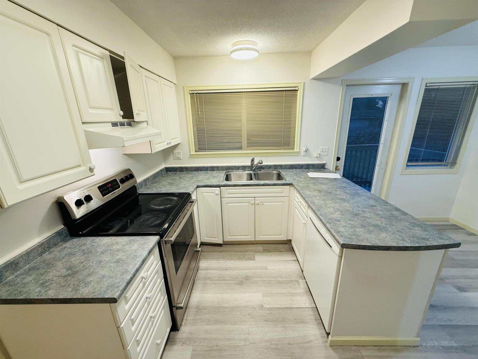 19371 76 AVENUE, Surrey
