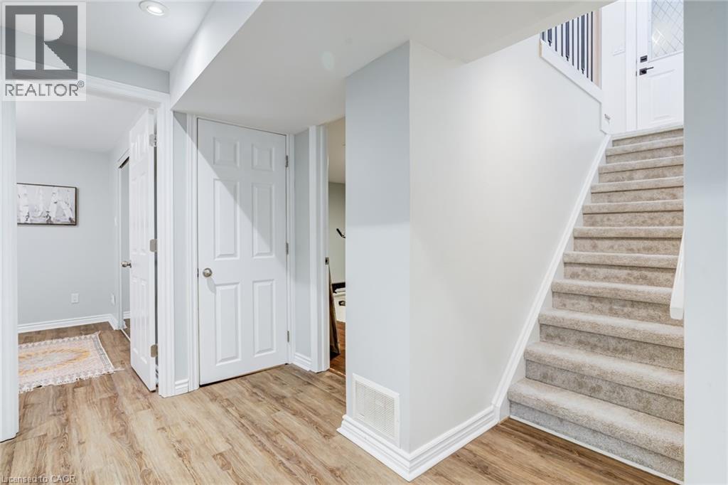 28 HELEN Street - 24