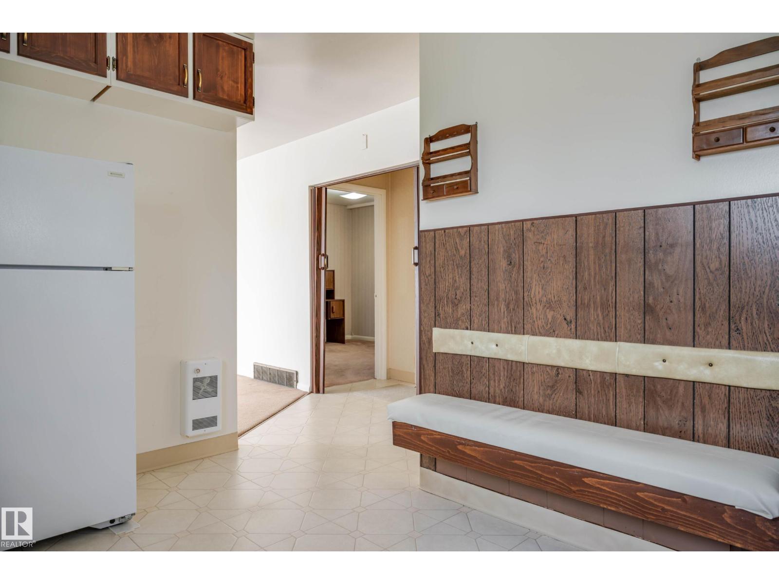 5710 51 AV - Image 10