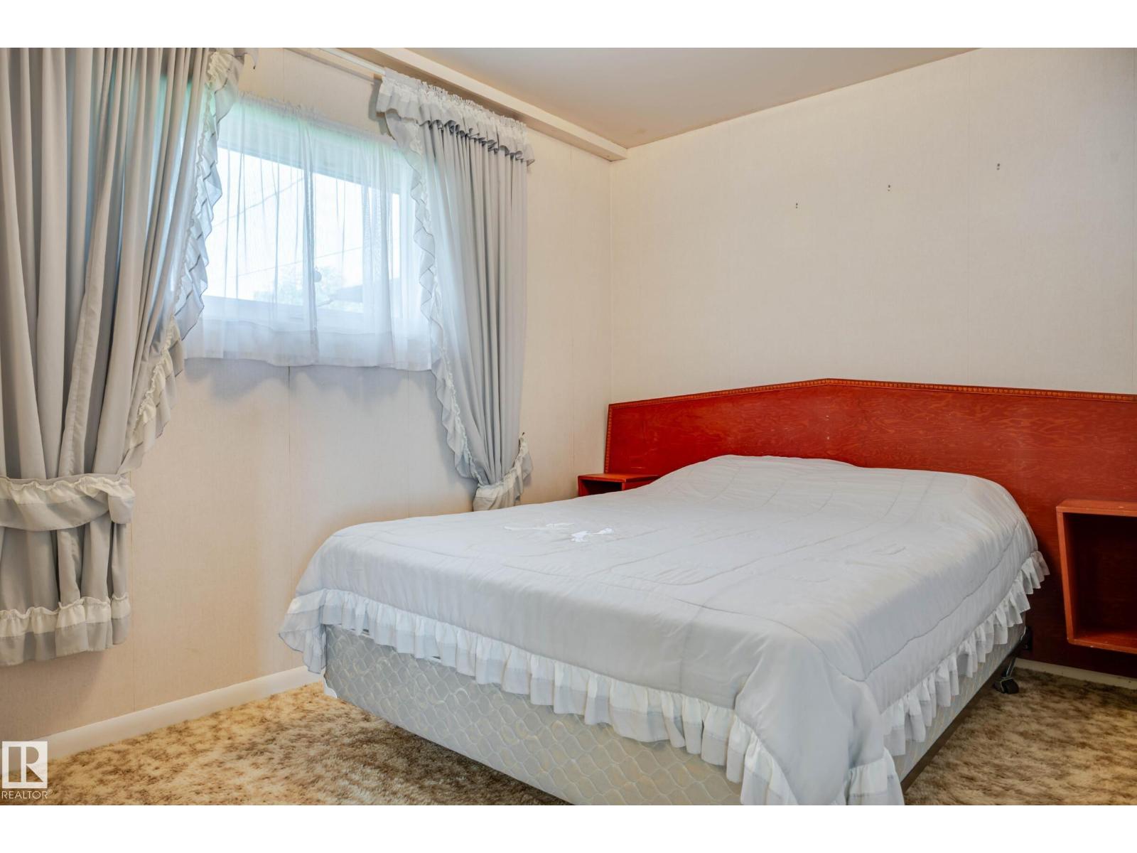5710 51 AV - Image 14