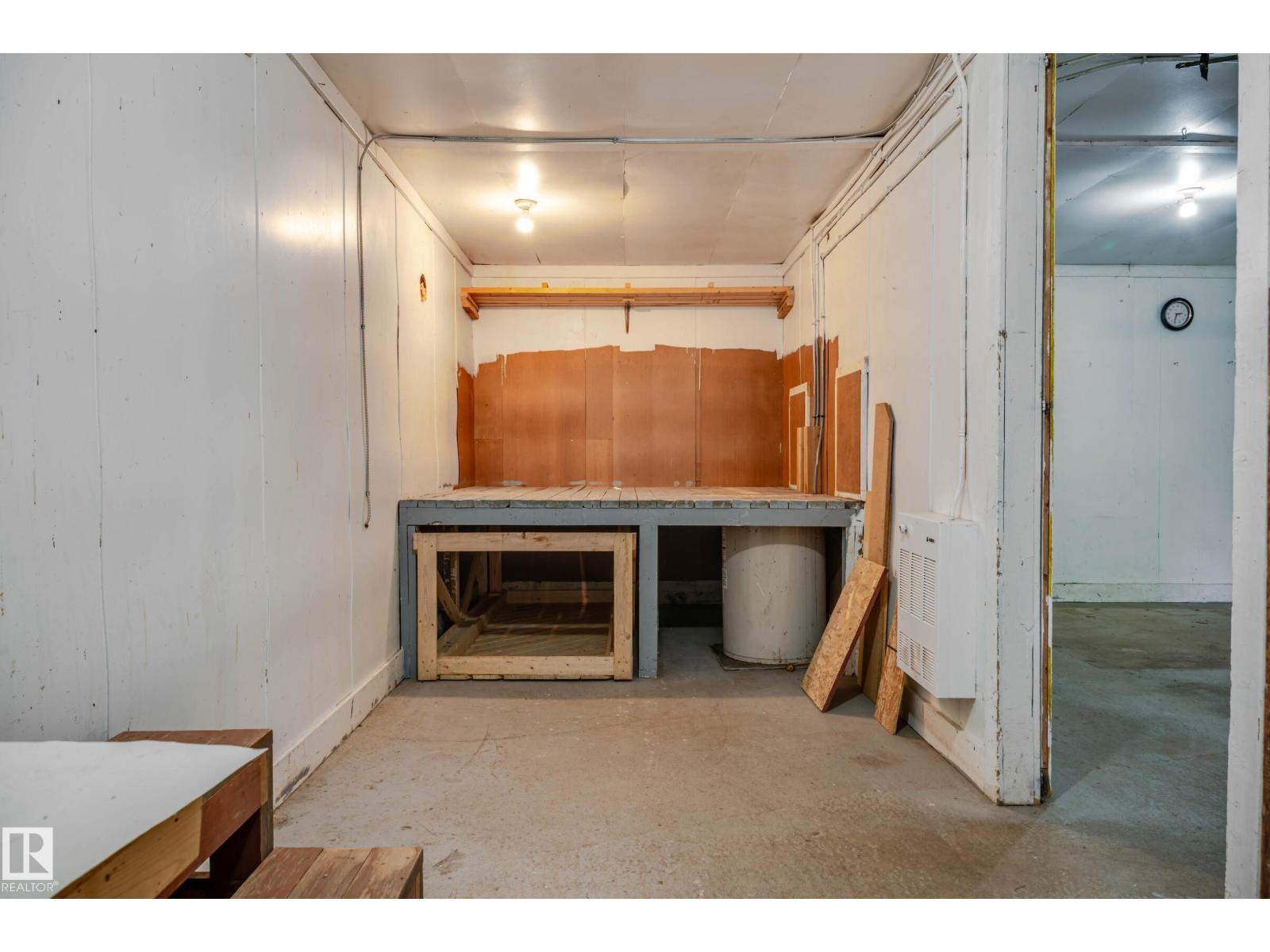 5710 51 AV - Image 65