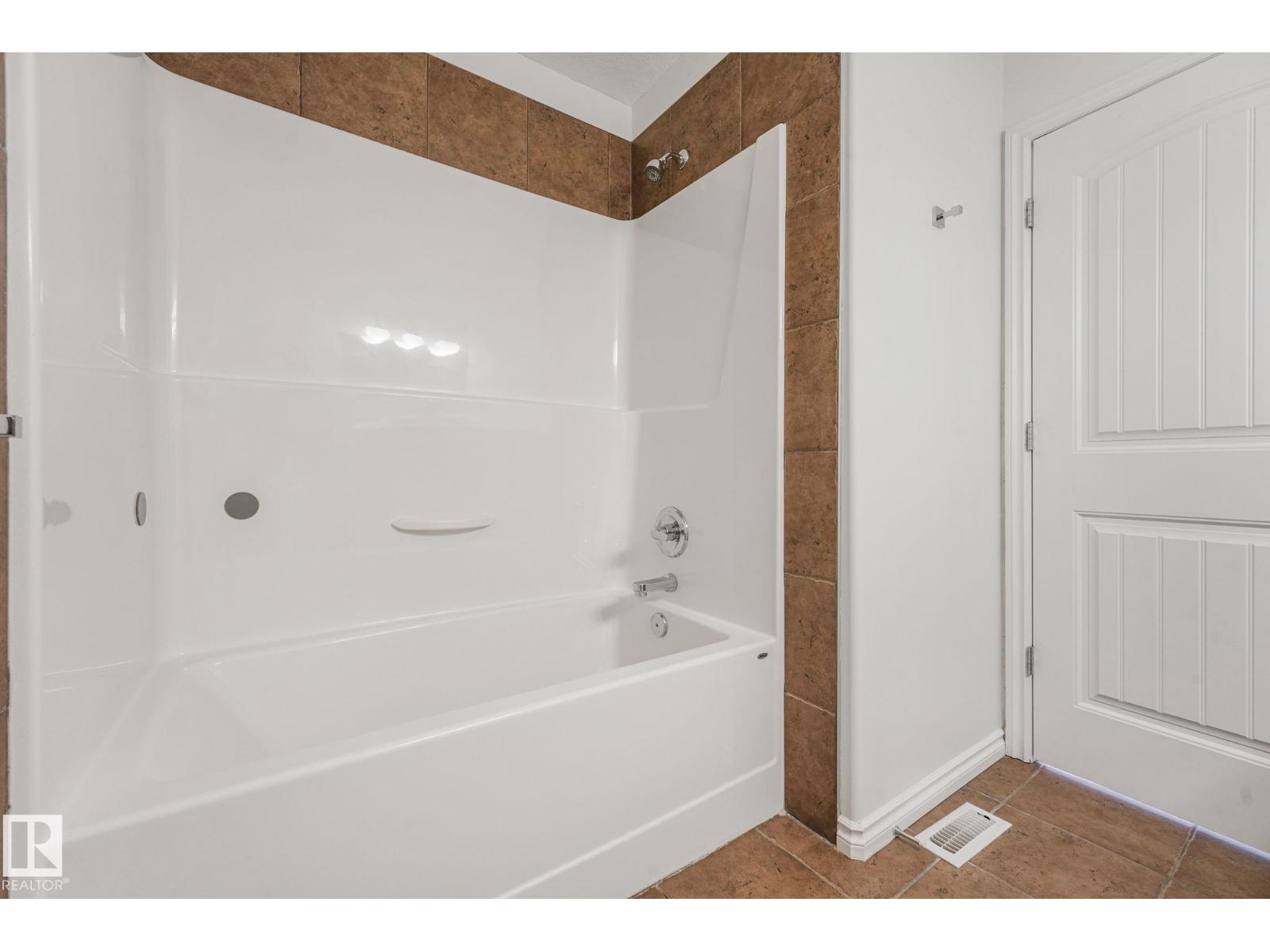 10216 150 ST NW - 33