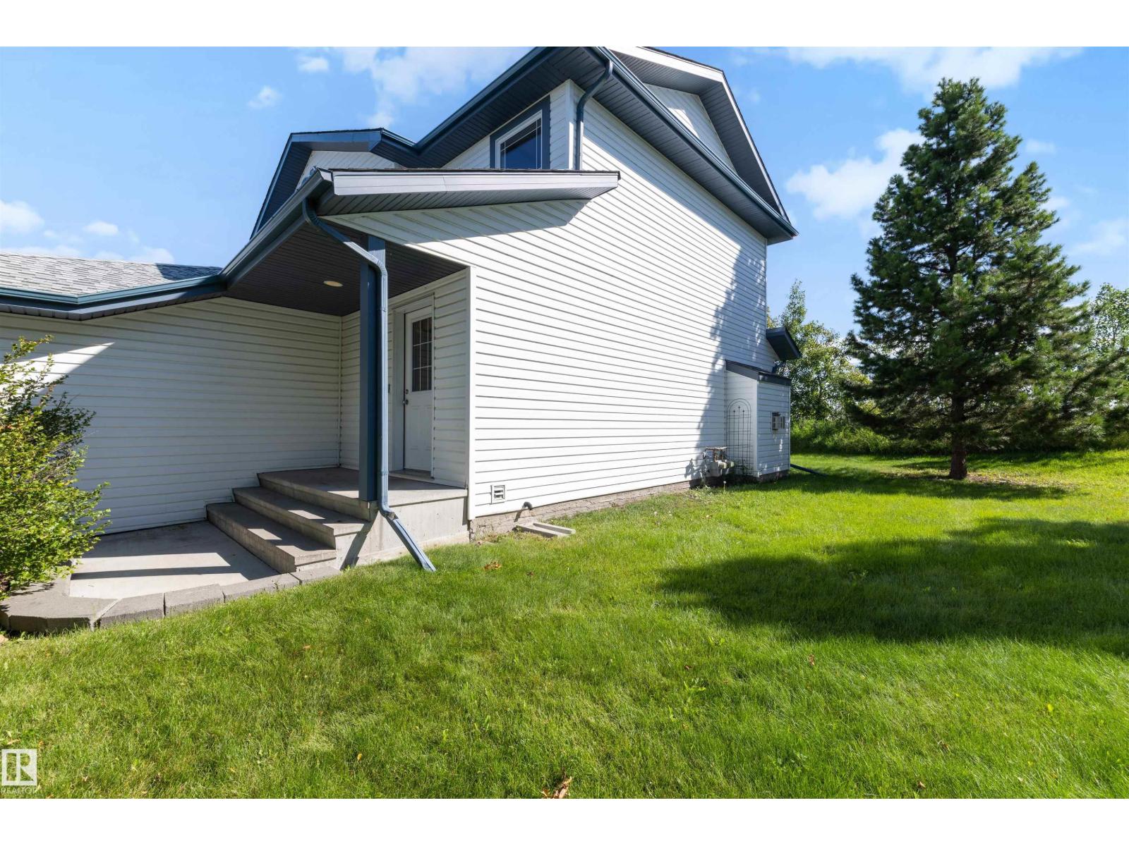 #3 450 HYNDMAN CR NW - 32