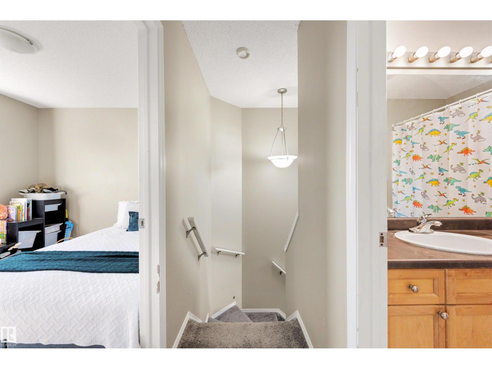 #3 450 HYNDMAN CR NW - 16