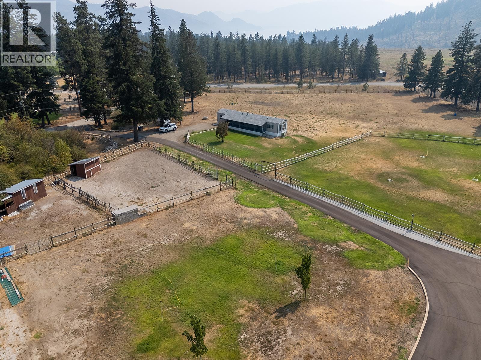 5090 MacKinnon Road, Peachland