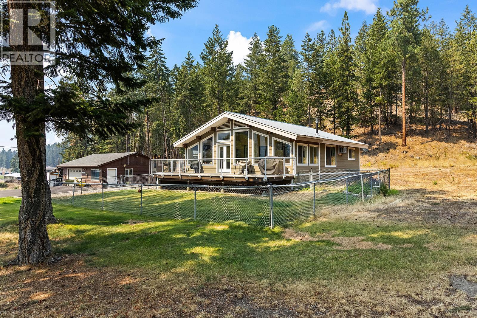 5090 MacKinnon Road, Peachland