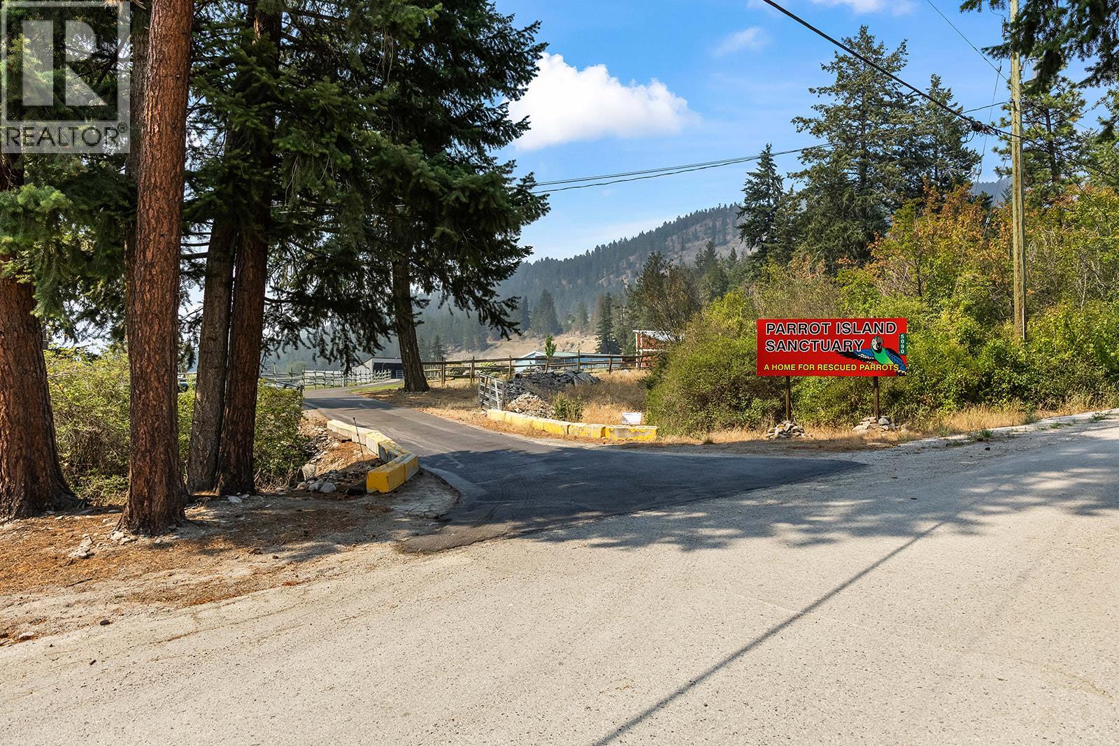 5090 MacKinnon Road, Peachland