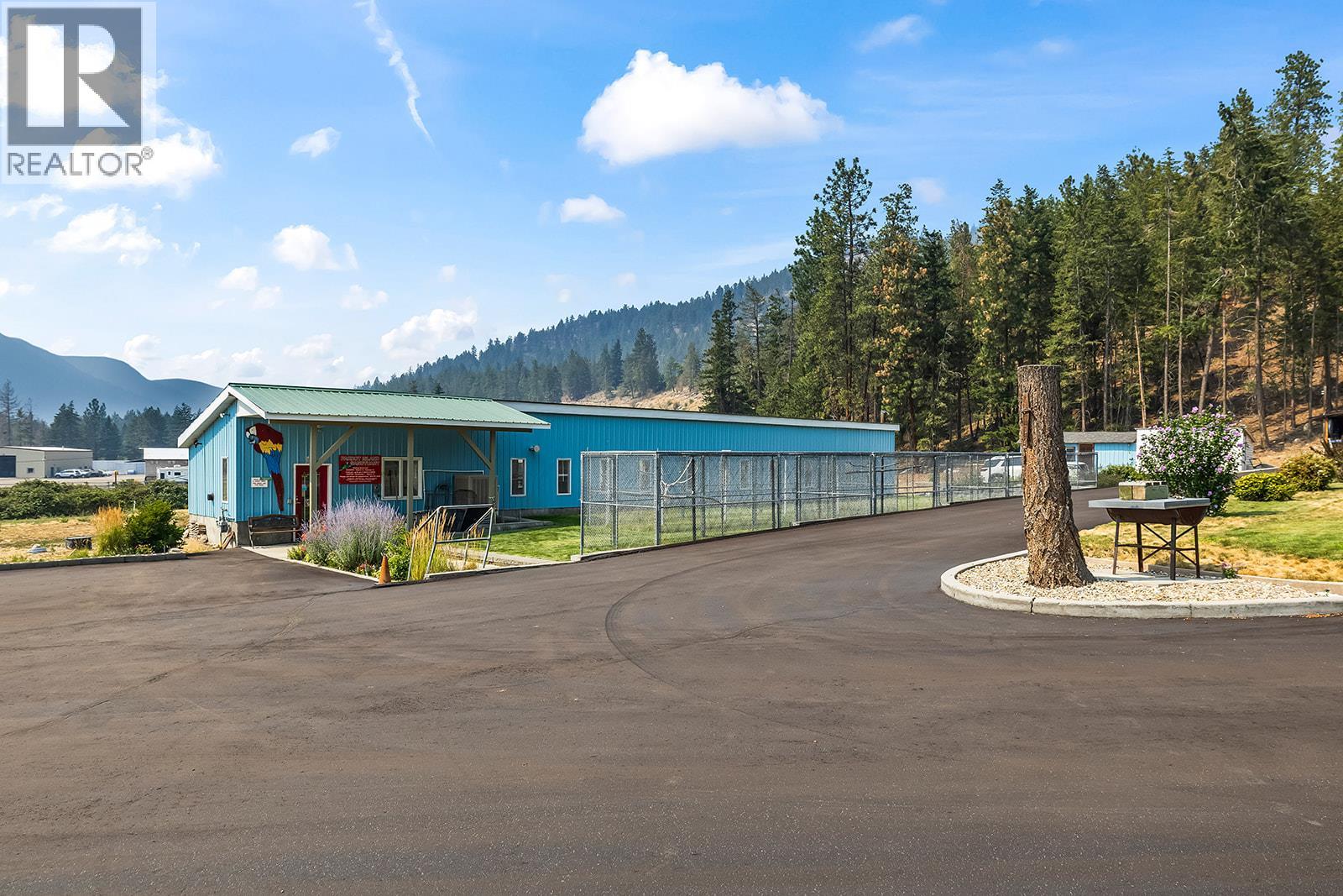 5090 MacKinnon Road, Peachland