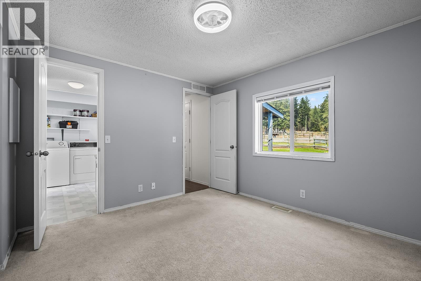 5090 MacKinnon Road - 60