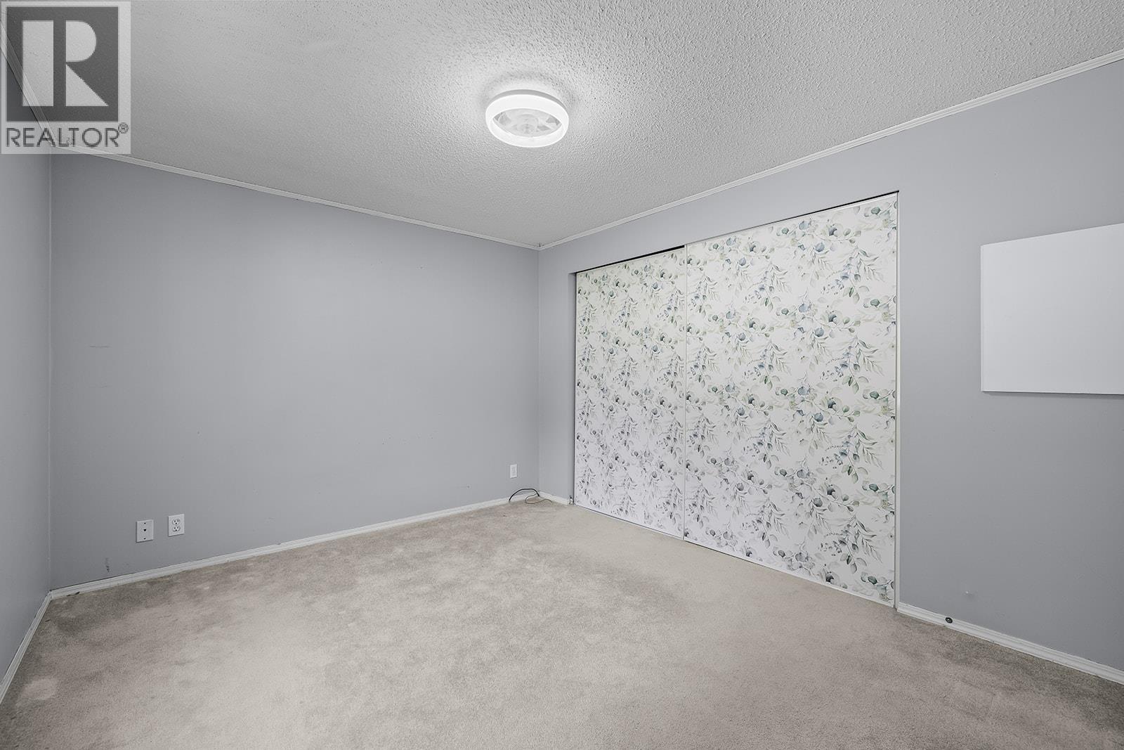 5090 MacKinnon Road, Peachland