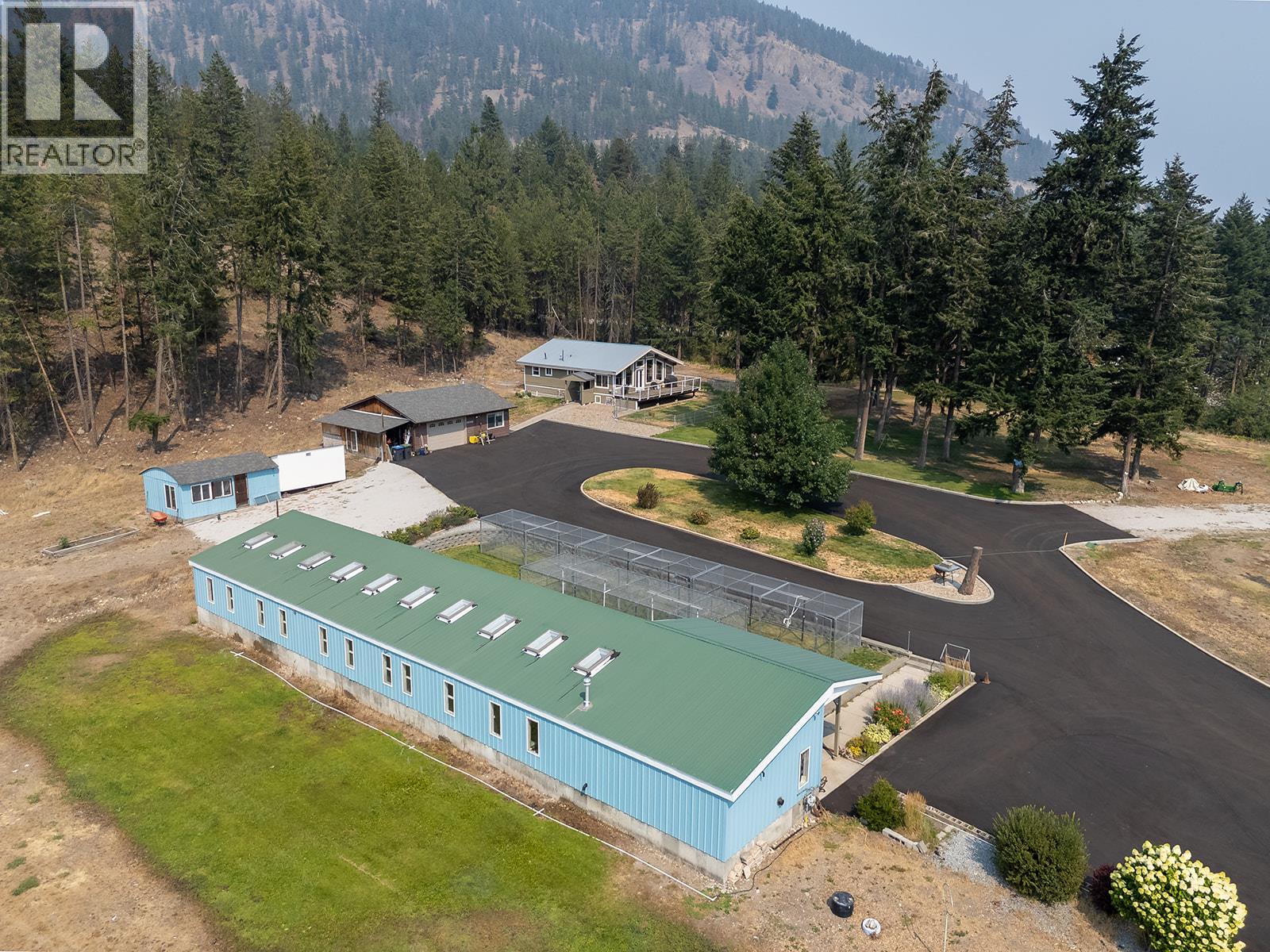 5090 MacKinnon Road, Peachland