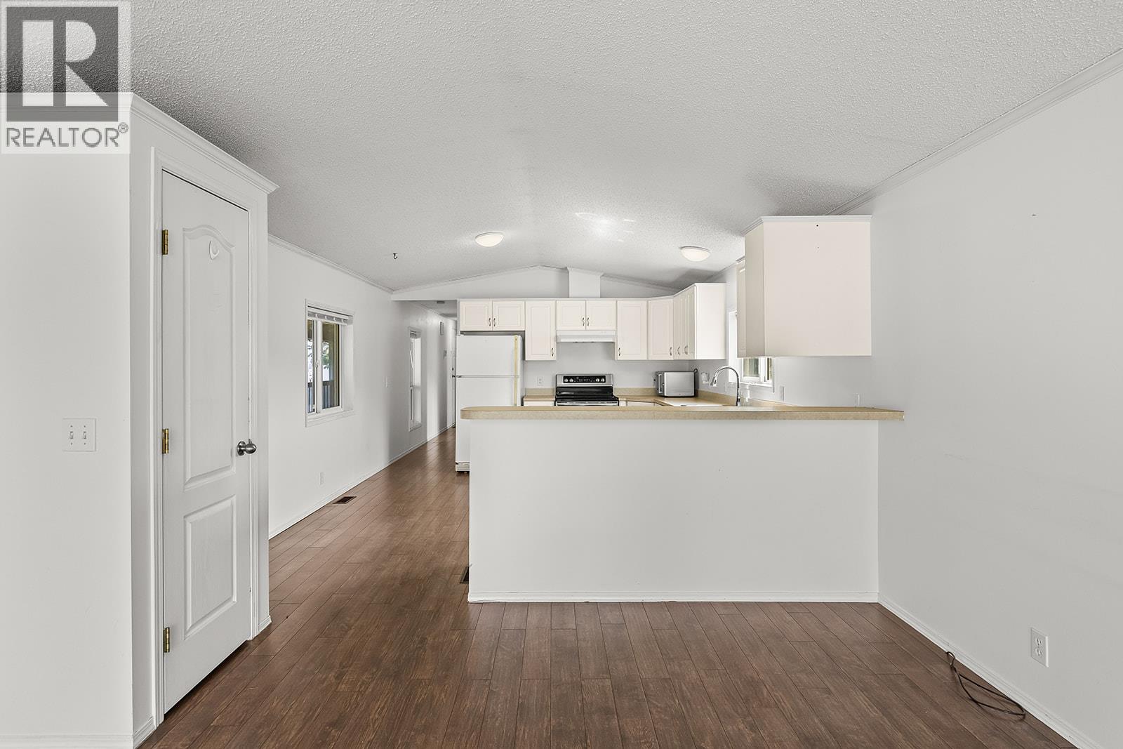 5090 MacKinnon Road, Peachland