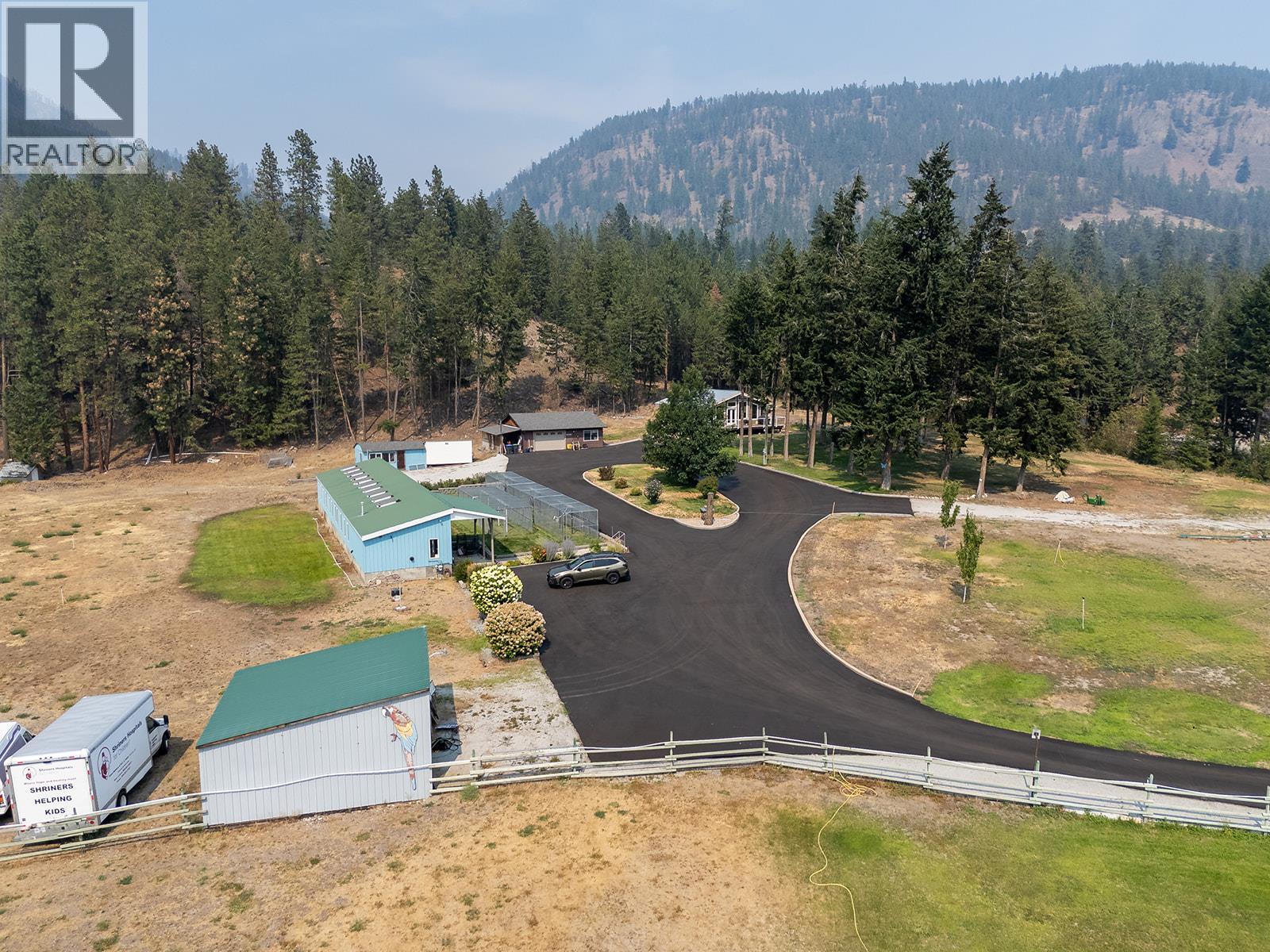 5090 MacKinnon Road, Peachland