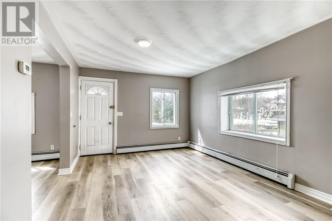 554 Regent Street - 14