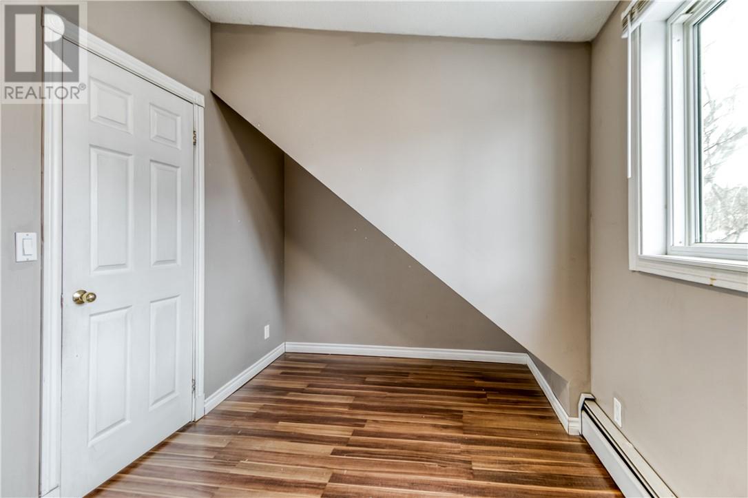554 Regent Street - 23