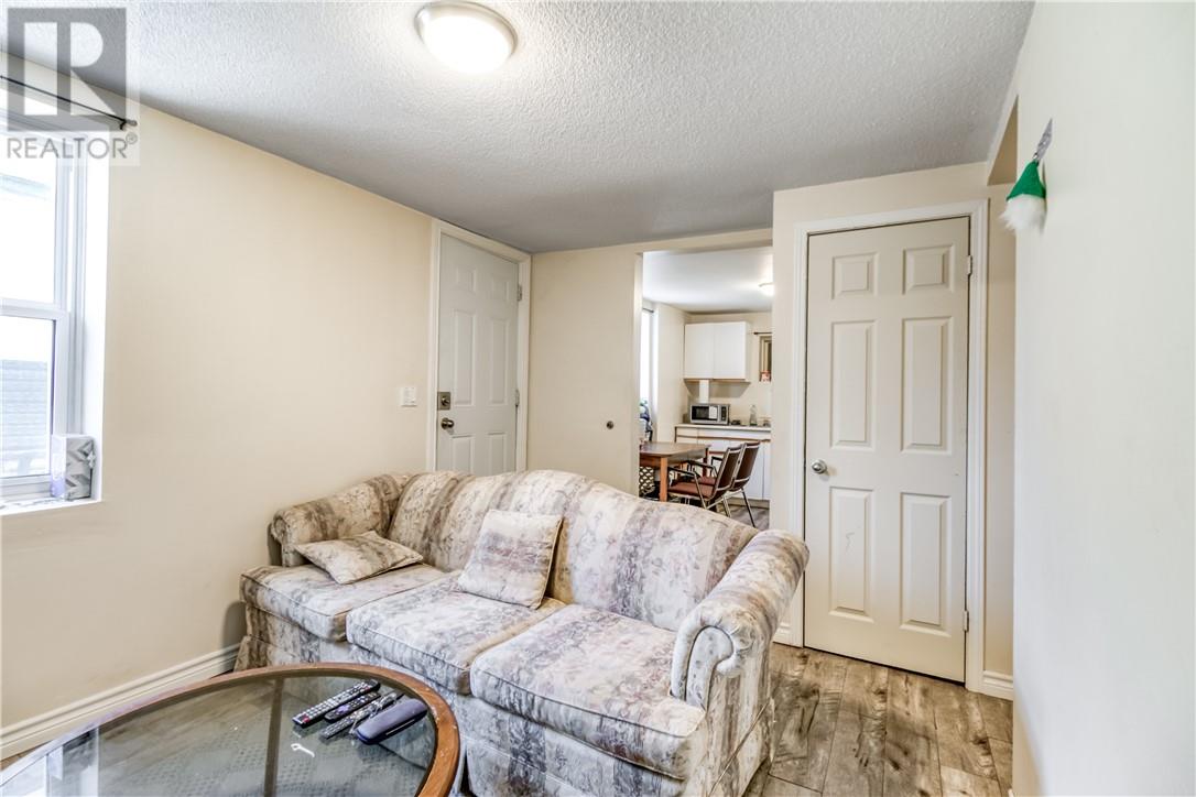 554 Regent Street - 46
