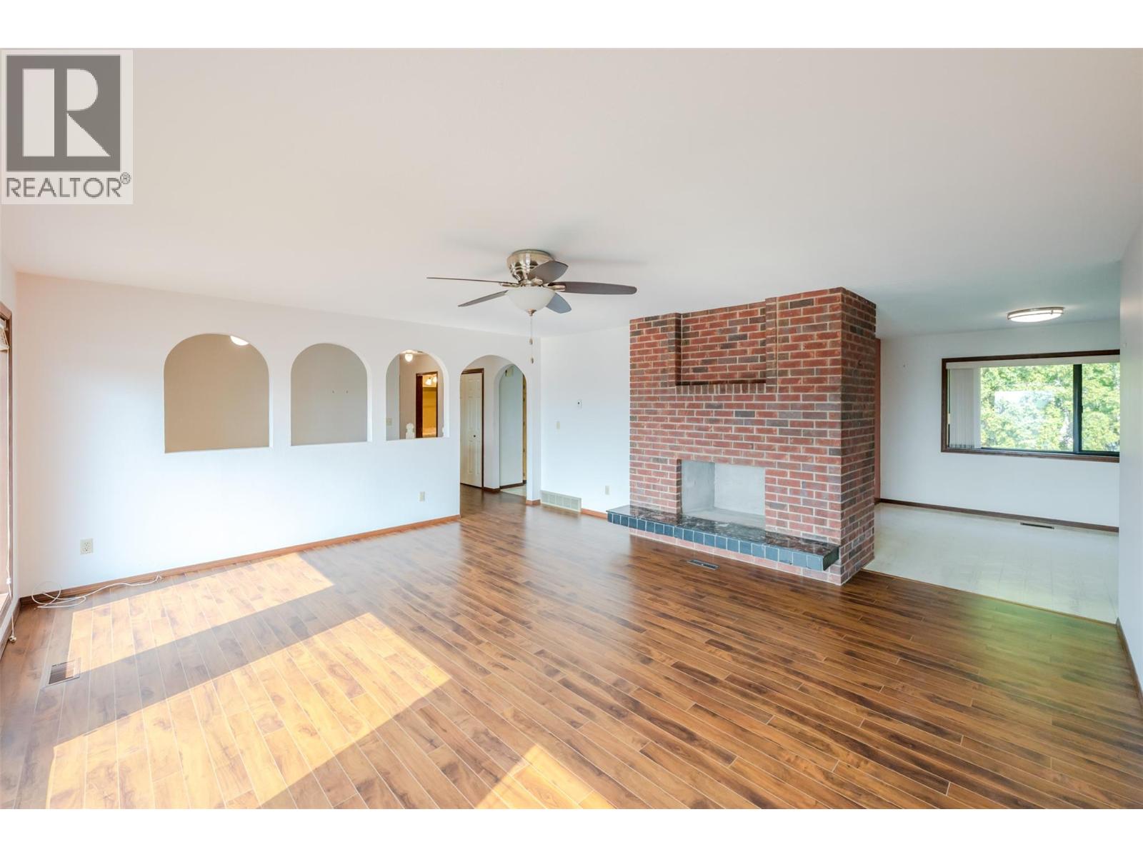 14 Bartlett Place - 6
