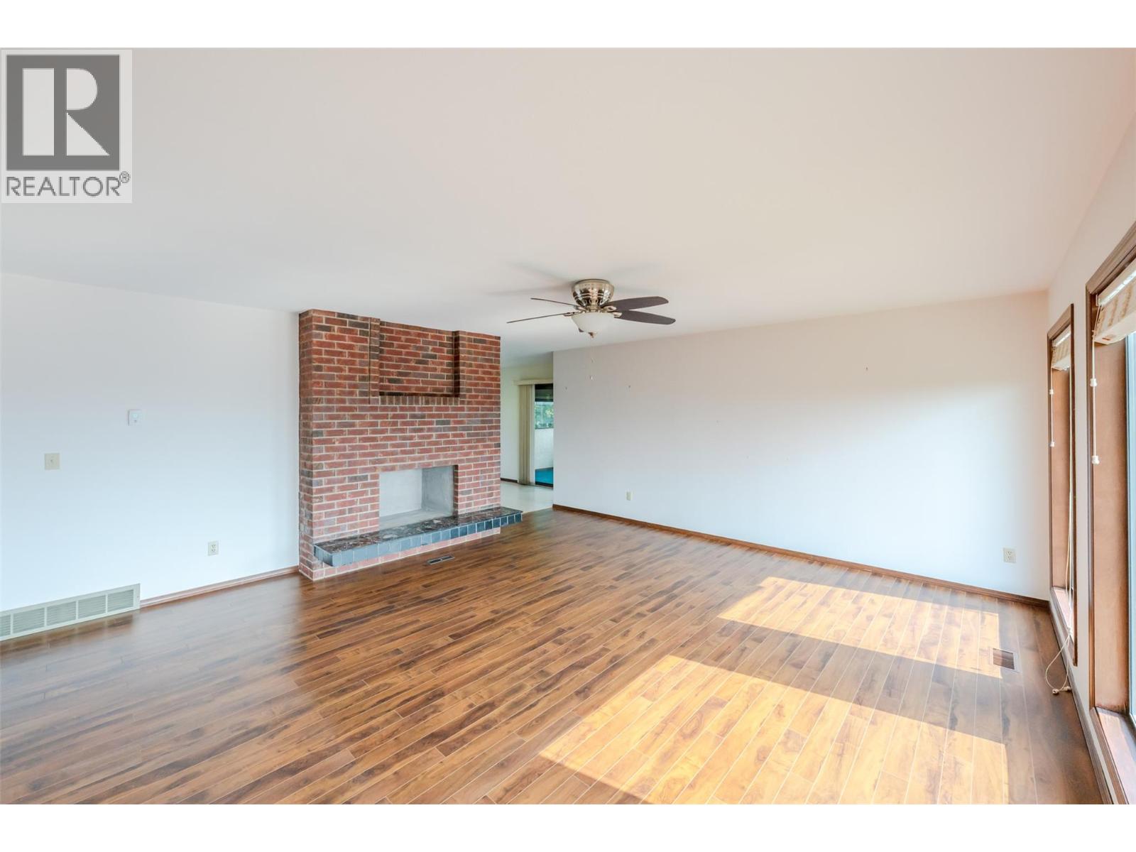 14 Bartlett Place - 9