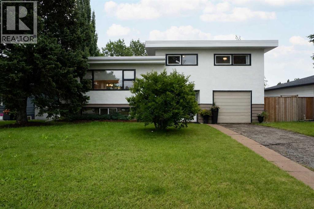 8628 7 Street SW - 2