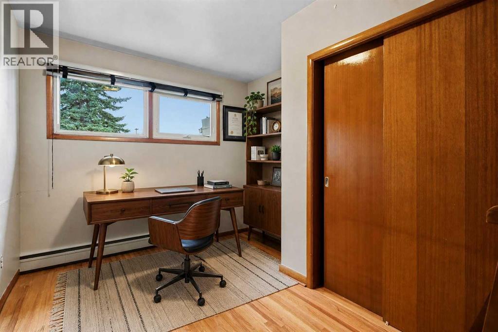 8628 7 Street SW - 22