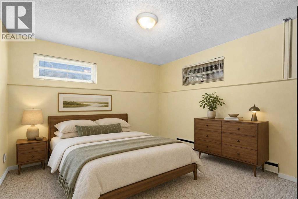 8628 7 Street SW - 32