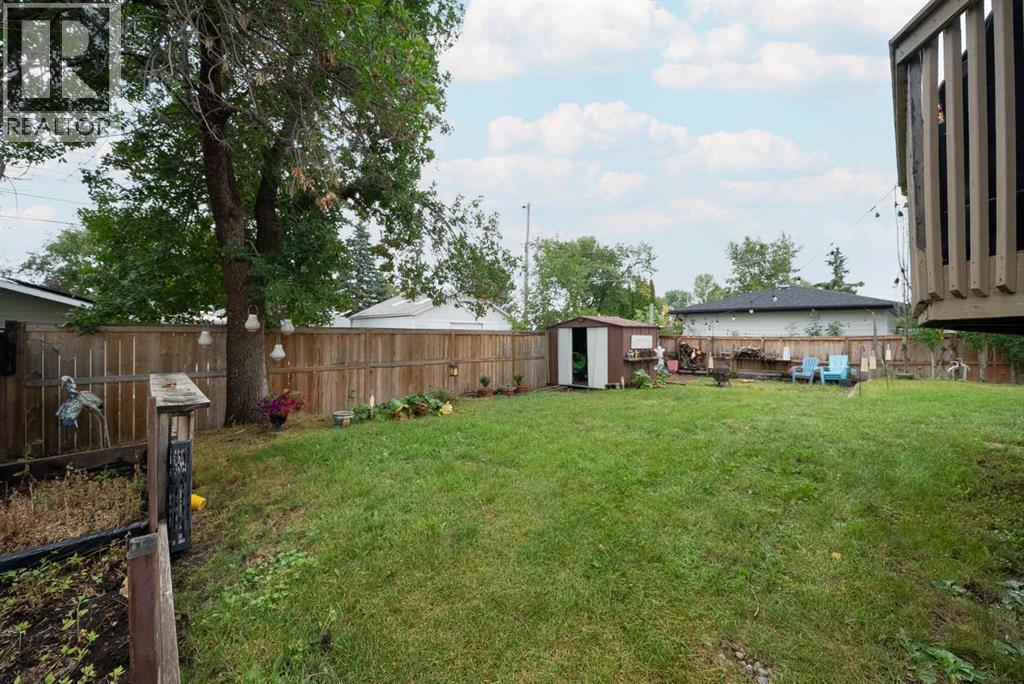 8628 7 Street SW - 34