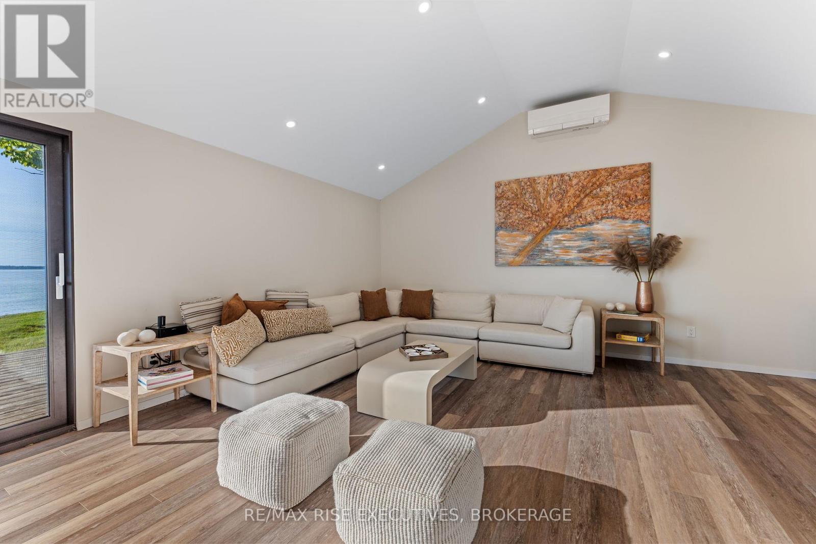 682 SALMON POINT ROAD - 7