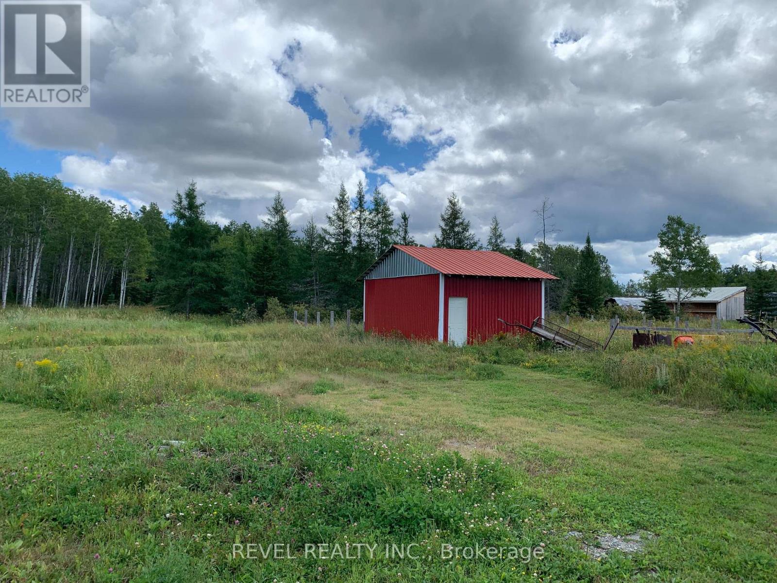 1040 MAHONEY ROAD - Image 34