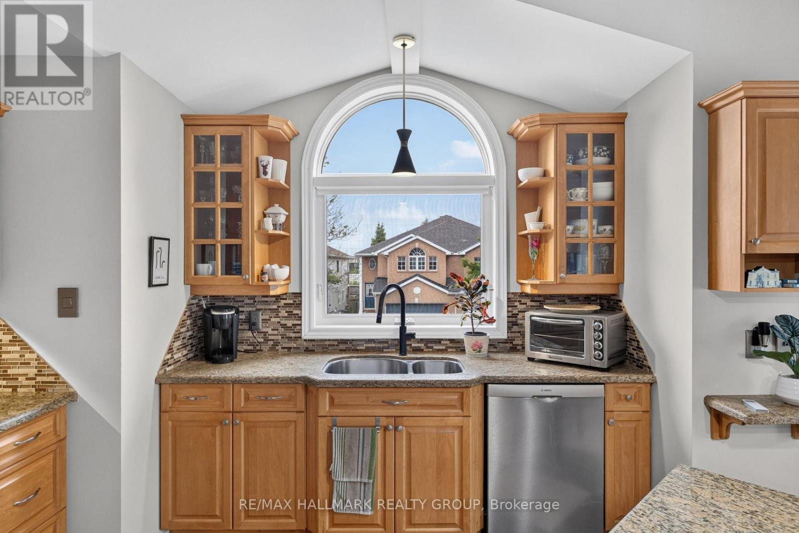 139 CASTLE GLEN CRESCENT - Image 12