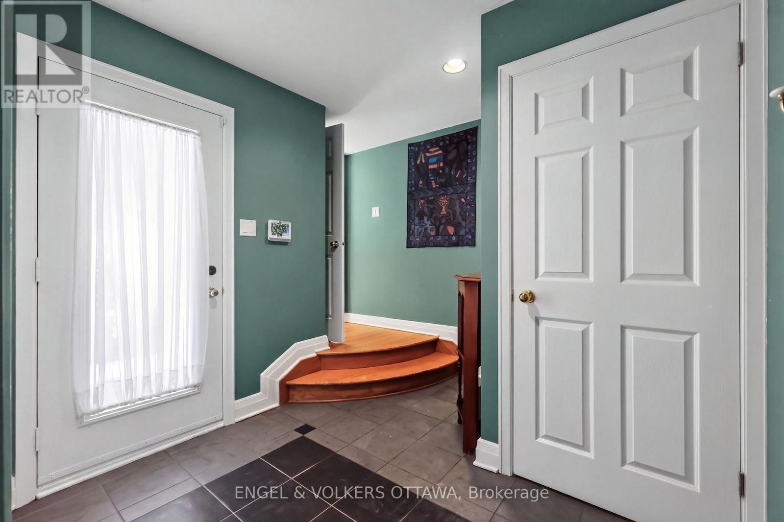 13 CHINOOK CRESCENT - Image 21