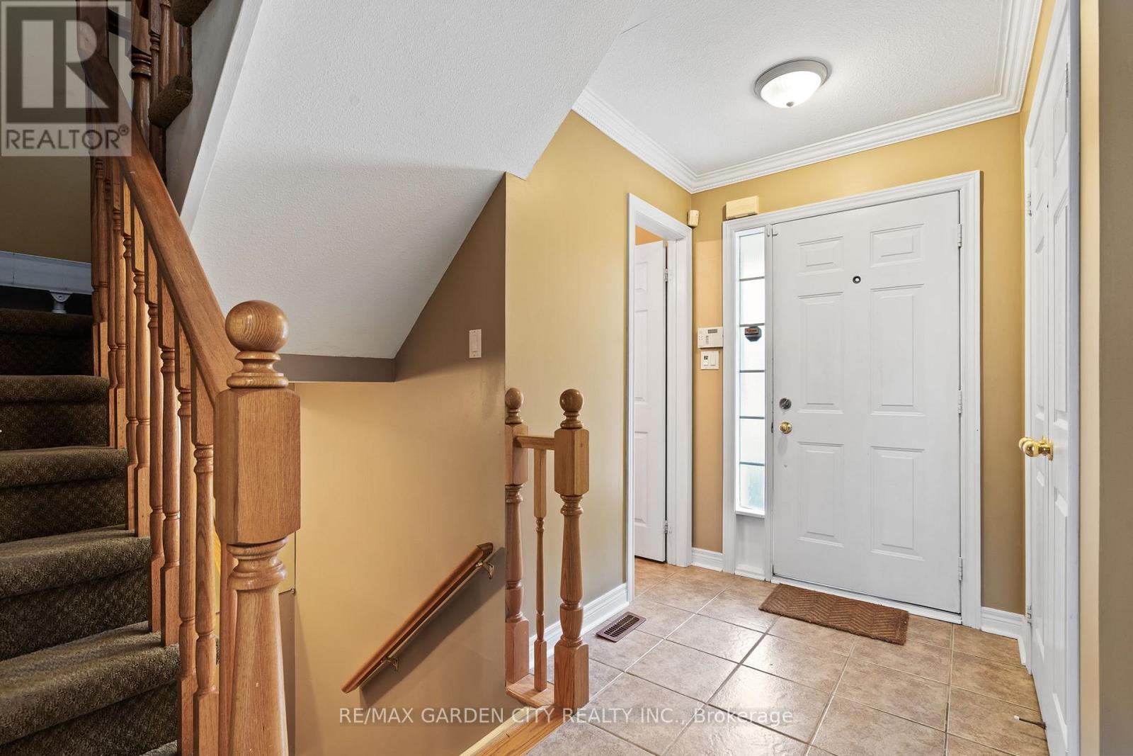 401 WRIGHT CRESCENT - Image 4
