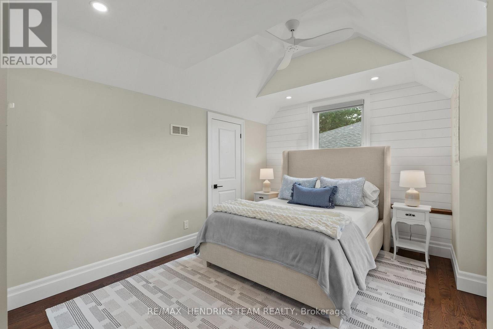 5B WILHOLME DRIVE - 26