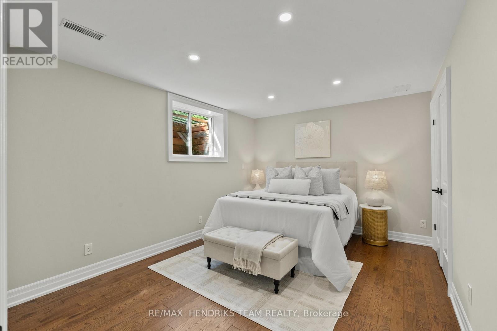 5B WILHOLME DRIVE - 34