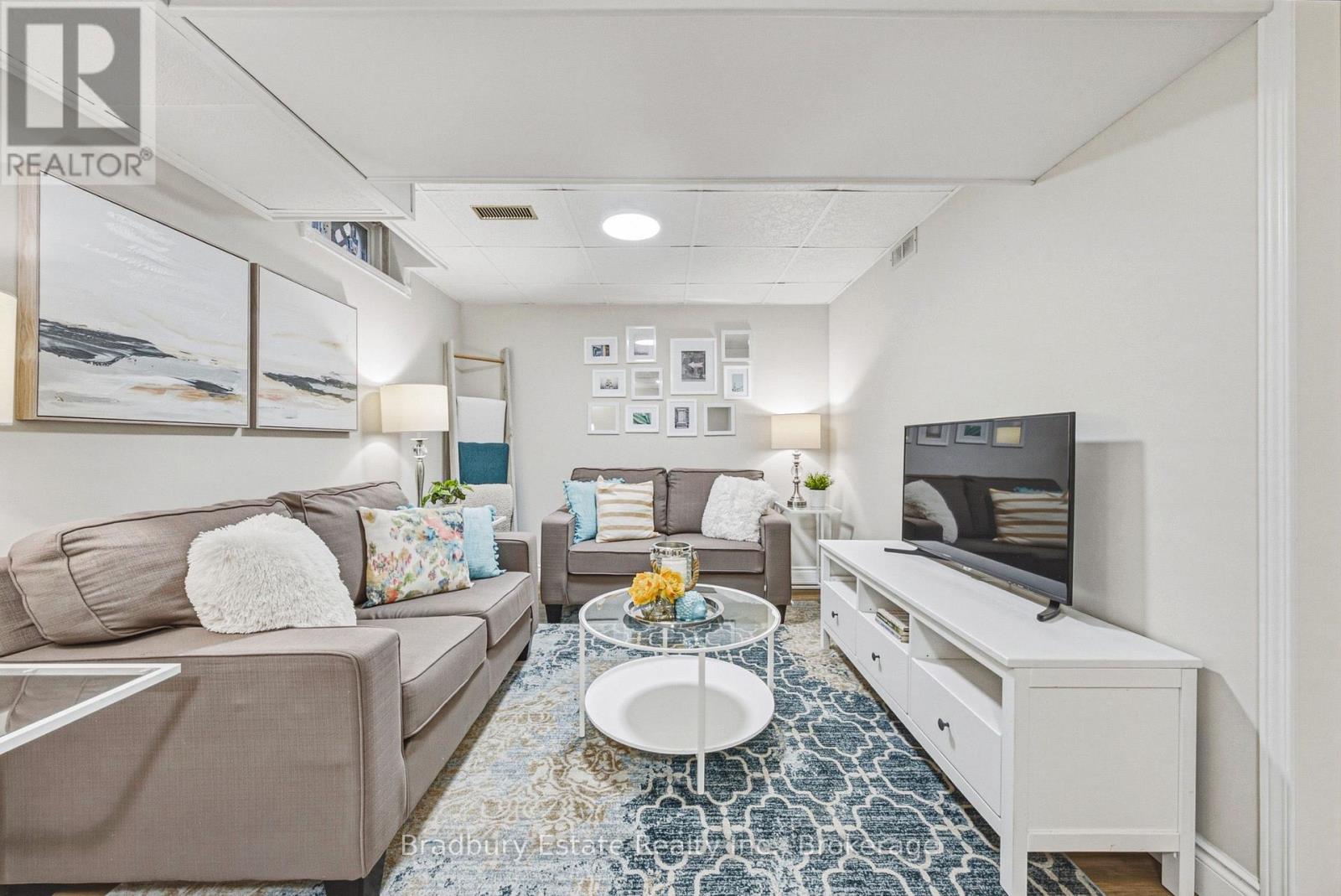 #26 1205 LAMBS COURT - 27