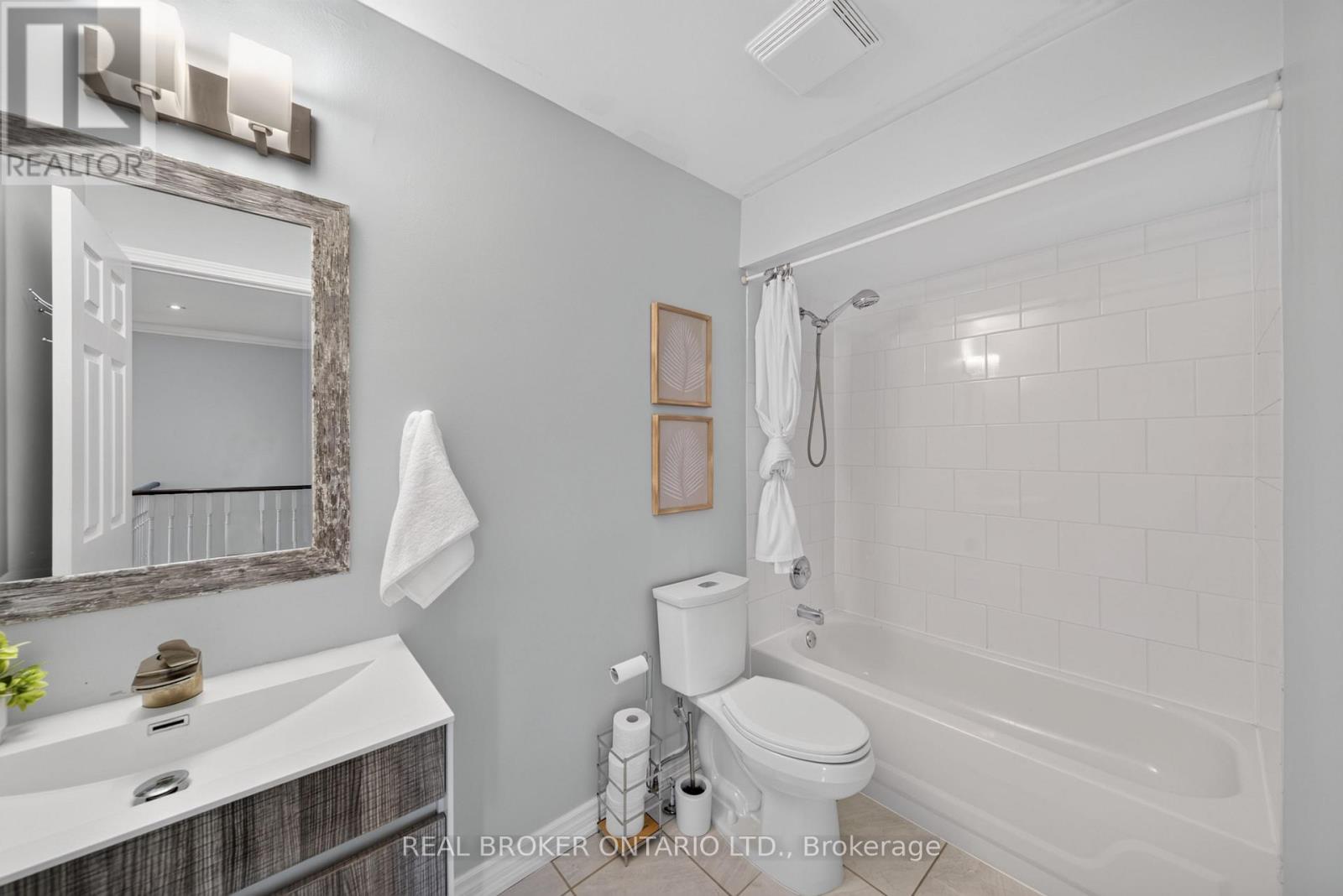 63 ERIC CLARKE DRIVE - Image 20
